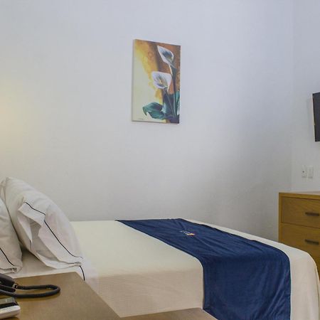 Hotel Real De Castilla Colonial Guadalajara Room photo