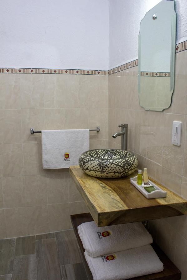 Hotel Real De Castilla Colonial Guadalajara Room photo
