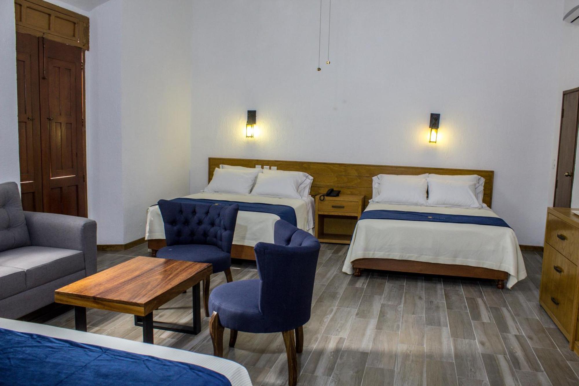 Hotel Real De Castilla Colonial Guadalajara Room photo