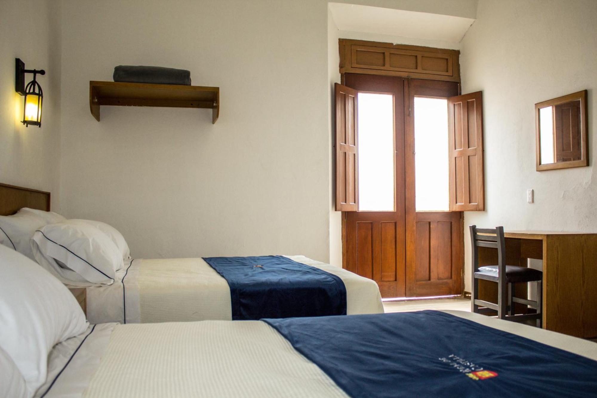 Hotel Real De Castilla Colonial Guadalajara Room photo