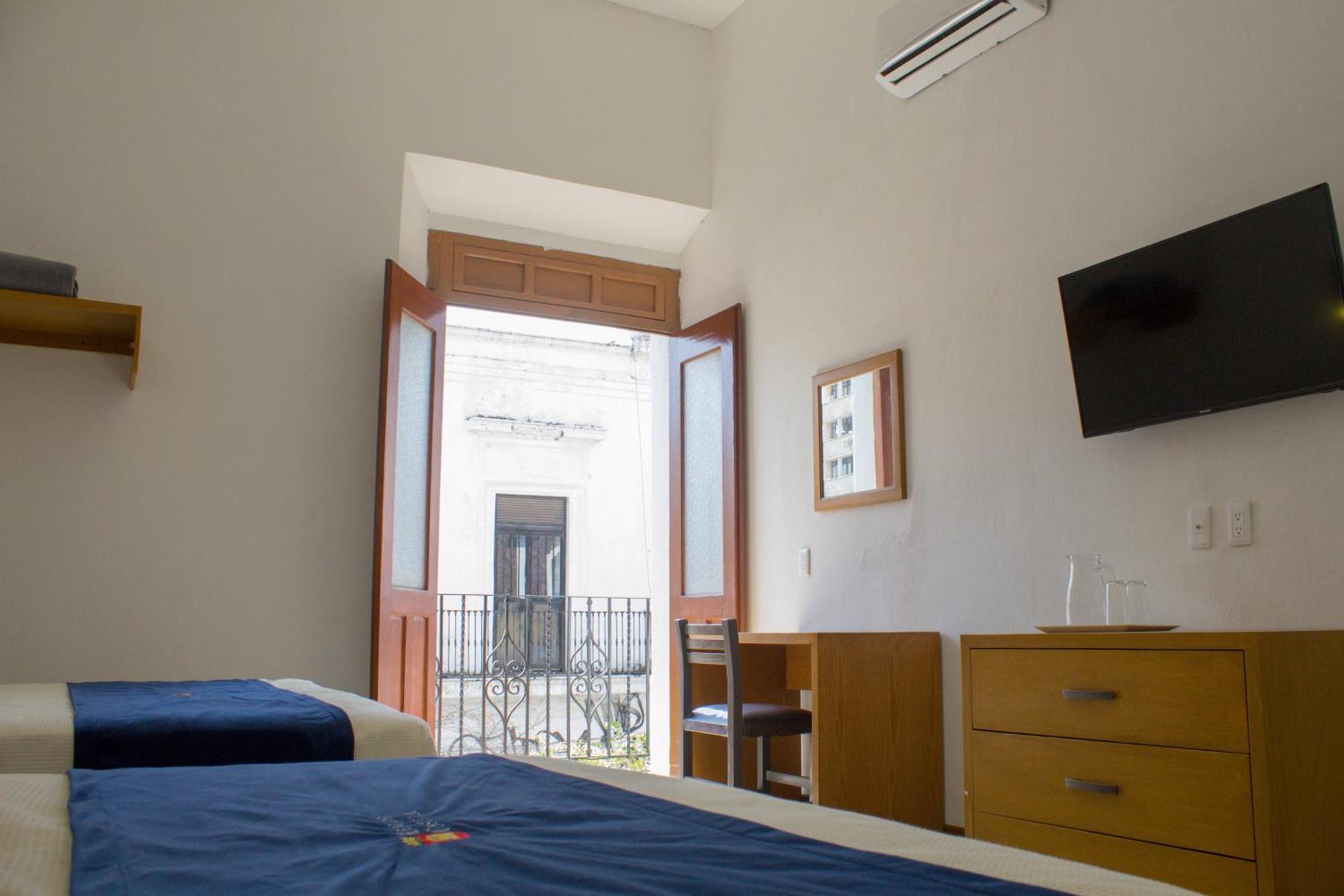 Hotel Real De Castilla Colonial Guadalajara Room photo