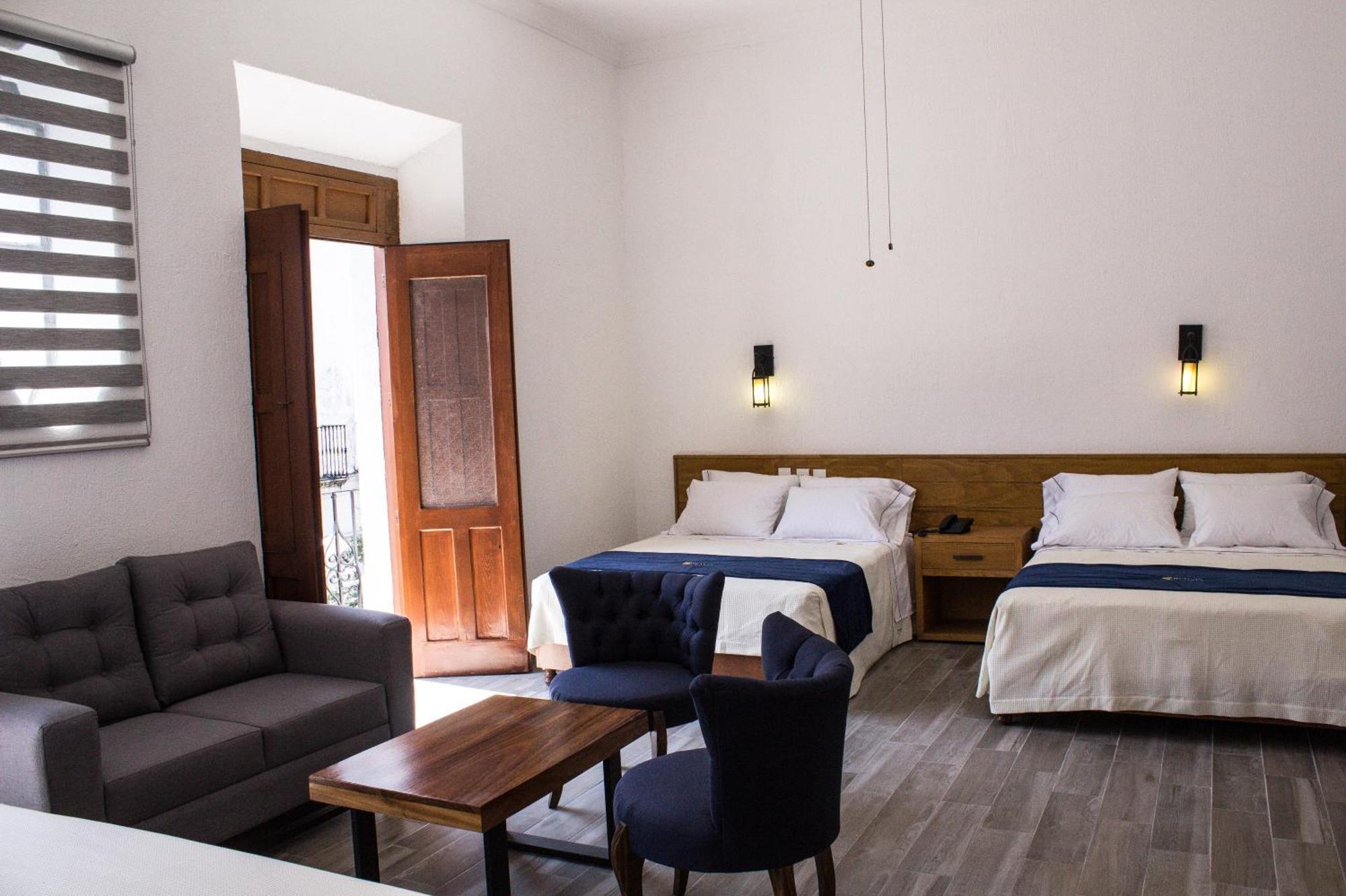 Hotel Real De Castilla Colonial Guadalajara Room photo